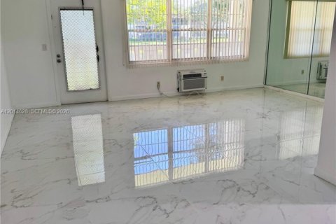 Condo in Boca Raton, Florida, 1 bedroom  № 2076542 - photo 2