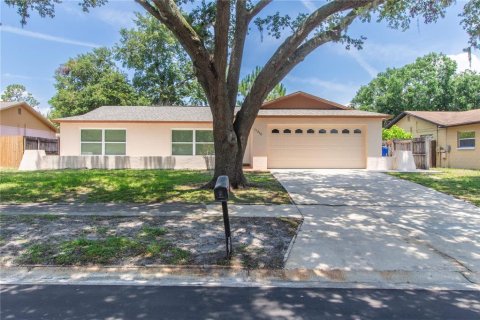 House in Tampa, Florida 3 bedrooms, 148.18 sq.m. № 1742770 - photo 2