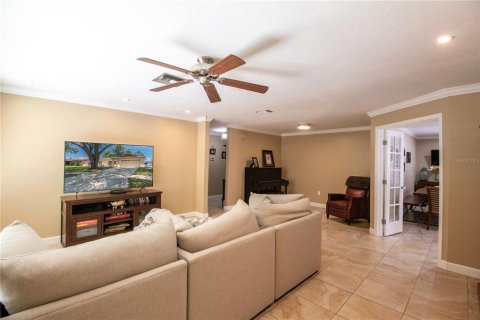 House in Tampa, Florida 3 bedrooms, 148.18 sq.m. № 1742770 - photo 9