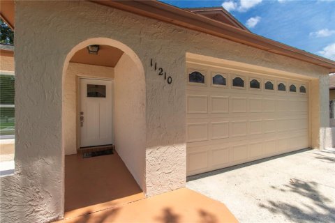 House in Tampa, Florida 3 bedrooms, 148.18 sq.m. № 1742770 - photo 6