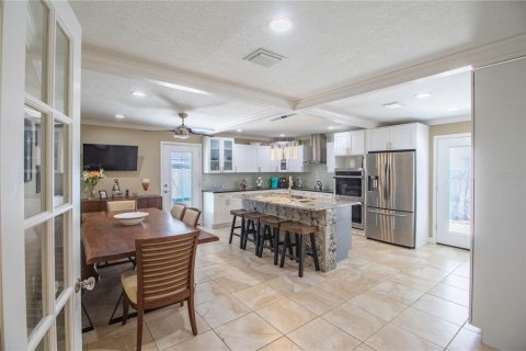 House in Tampa, Florida 3 bedrooms, 148.18 sq.m. № 1742770 - photo 12
