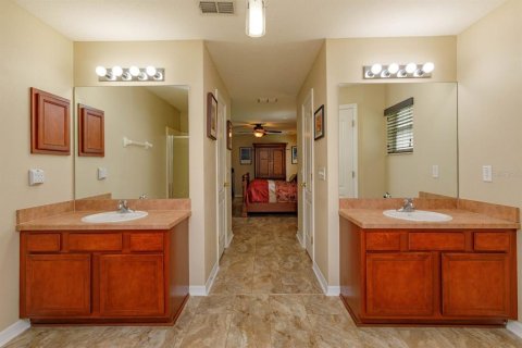 House in Eustis, Florida 3 bedrooms, 189.06 sq.m. № 2134343 - photo 16