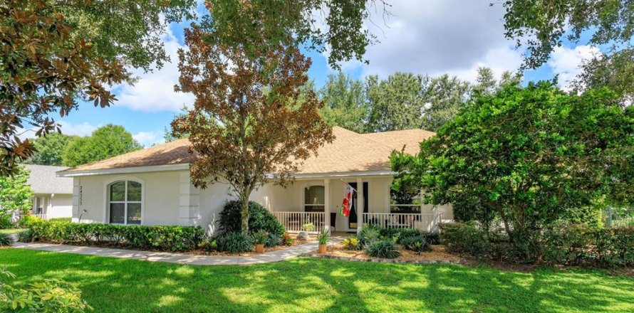 House in Eustis, Florida 3 bedrooms, 189.06 sq.m. № 2134343