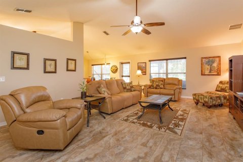 House in Eustis, Florida 3 bedrooms, 189.06 sq.m. № 2134343 - photo 6