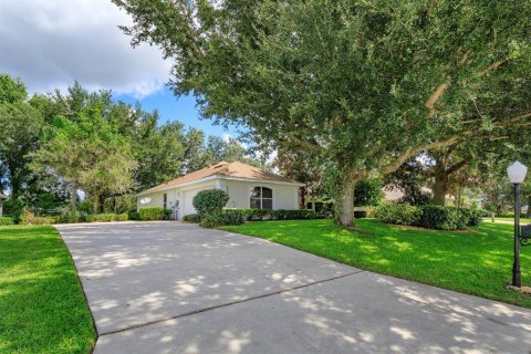 House in Eustis, Florida 3 bedrooms, 189.06 sq.m. № 2134343 - photo 2