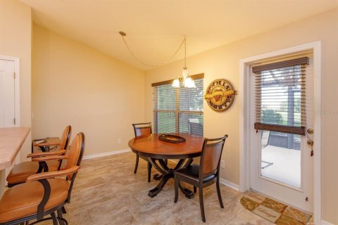 House in Eustis, Florida 3 bedrooms, 189.06 sq.m. № 2134343 - photo 12