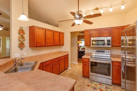 House in Eustis, Florida 3 bedrooms, 189.06 sq.m. № 2134343 - photo 10