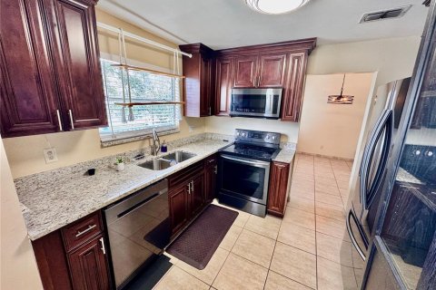 Condominio en alquiler en Orlando, Florida, 2 dormitorios, 93.65 m2 № 1562958 - foto 5