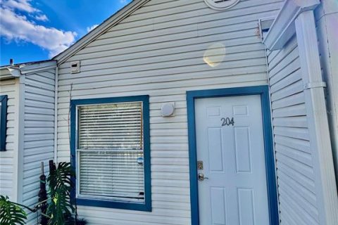 Condominio en alquiler en Orlando, Florida, 2 dormitorios, 93.65 m2 № 1562958 - foto 2