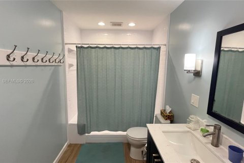 Adosado en venta en Miami, Florida, 3 dormitorios, 146.32 m2 № 2311421 - foto 16