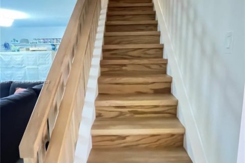 Adosado en venta en Miami, Florida, 3 dormitorios, 146.32 m2 № 2311421 - foto 11