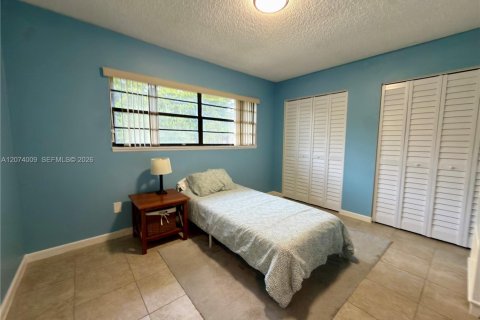 Adosado en venta en Miami, Florida, 3 dormitorios, 146.32 m2 № 2311421 - foto 17