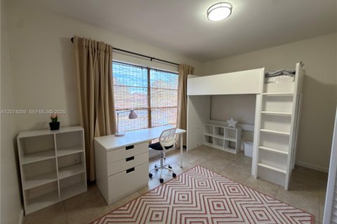 Adosado en venta en Miami, Florida, 3 dormitorios, 146.32 m2 № 2311421 - foto 18