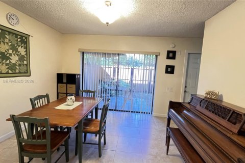 Adosado en venta en Miami, Florida, 3 dormitorios, 146.32 m2 № 2311421 - foto 5