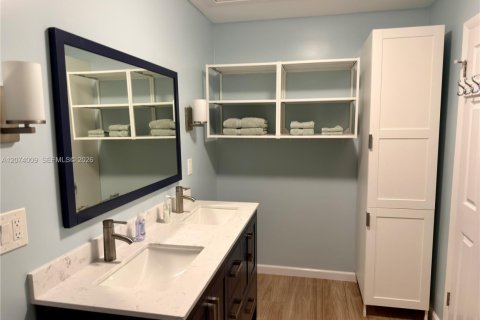 Adosado en venta en Miami, Florida, 3 dormitorios, 146.32 m2 № 2311421 - foto 14