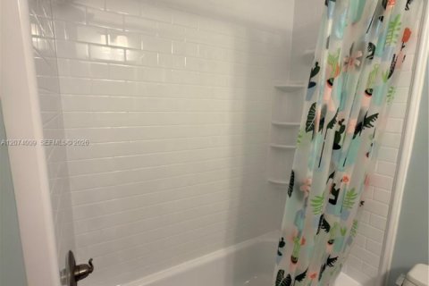 Adosado en venta en Miami, Florida, 3 dormitorios, 146.32 m2 № 2311421 - foto 20
