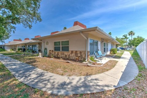 Condo in Holiday, Florida, 2 bedrooms  № 2267456