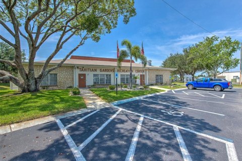 Condo in Holiday, Florida, 2 bedrooms № 2267456 - photo 29