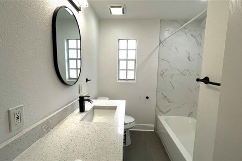 Villa ou maison à louer à Tampa, Floride: 3 chambres, 156.26 m2 № 1822564 - photo 16