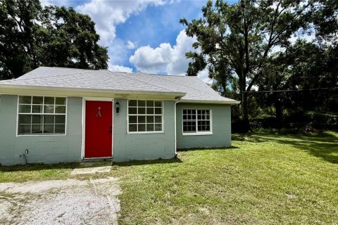 Villa ou maison à louer à Tampa, Floride: 3 chambres, 156.26 m2 № 1822564 - photo 1