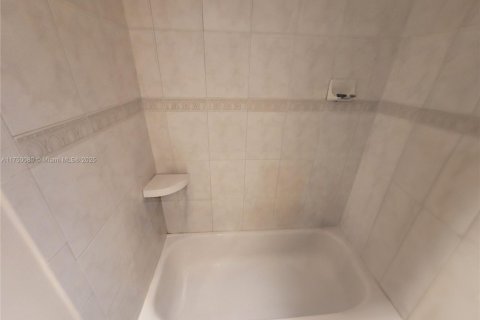 Copropriété à vendre à Aventura, Floride: 2 chambres, 145.39 m2 № 1729842 - photo 22