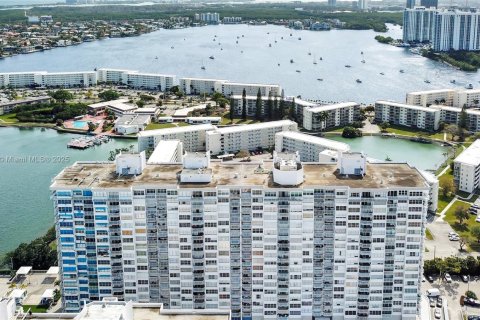 Copropriété à vendre à Aventura, Floride: 2 chambres, 145.39 m2 № 1729842 - photo 2