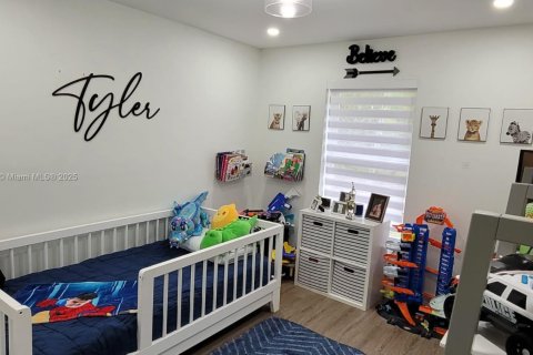 Casa en alquiler en Miami, Florida, 3 dormitorios, 149.76 m2 № 1927784 - foto 9
