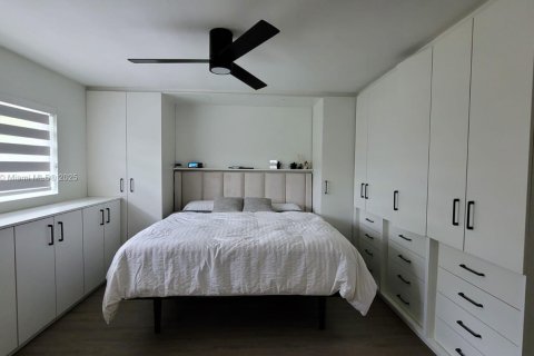 Casa en alquiler en Miami, Florida, 3 dormitorios, 149.76 m2 № 1927784 - foto 11
