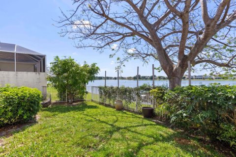 Villa ou maison à vendre à Royal Palm Beach, Floride: 4 chambres, 230.21 m2 № 2146251 - photo 29