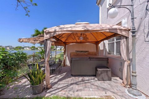 Villa ou maison à vendre à Royal Palm Beach, Floride: 4 chambres, 230.21 m2 № 2146251 - photo 27