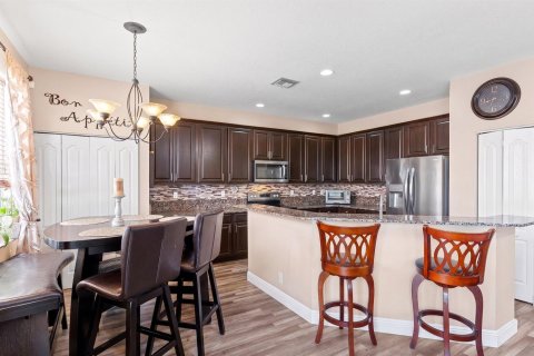 Villa ou maison à vendre à Royal Palm Beach, Floride: 4 chambres, 230.21 m2 № 2146251 - photo 5