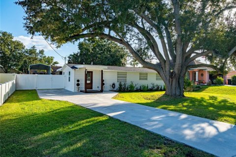 Casa en Tampa, Florida 3 dormitorios, 98.1 m2 № 2427566