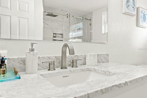Casa en venta en Tampa, Florida, 3 dormitorios, 98.1 m2 № 2427566 - foto 13