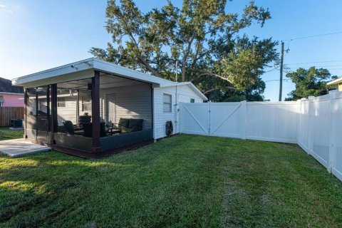 Casa en venta en Tampa, Florida, 3 dormitorios, 98.1 m2 № 2427566 - foto 24