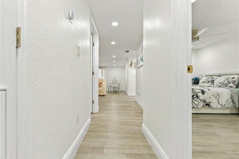 Casa en venta en Tampa, Florida, 3 dormitorios, 98.1 m2 № 2427566 - foto 14