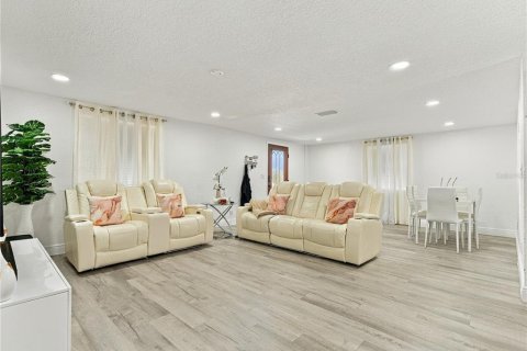 Casa en venta en Tampa, Florida, 3 dormitorios, 98.1 m2 № 2427566 - foto 6