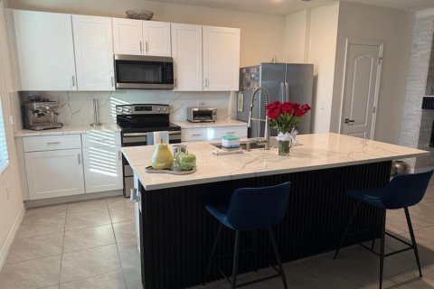 Townhouse in Kissimmee, Florida 3 bedrooms, 150.87 sq.m. № 1690223 - photo 3