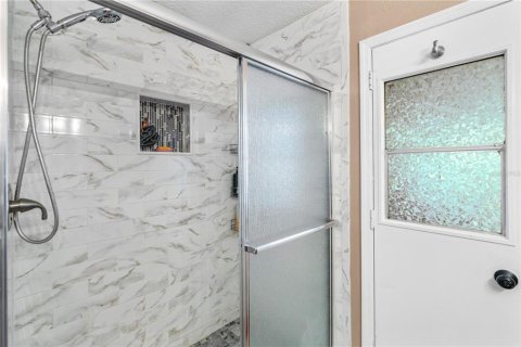 House in Edgewater, Florida 4 bedrooms, 180.6 sq.m. № 1613802 - photo 27