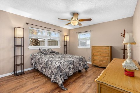 House in Edgewater, Florida 4 bedrooms, 180.6 sq.m. № 1613802 - photo 22