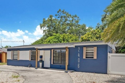 House in Hollywood, Florida 4 bedrooms, 135.64 sq.m. № 1961233