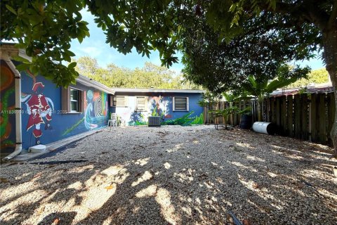 House in Hollywood, Florida 4 bedrooms, 135.64 sq.m. № 1961233 - photo 18