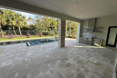 House in Palm Beach Gardens, Florida 5 bedrooms, 560.48 sq.m. № 2261883 - photo 7