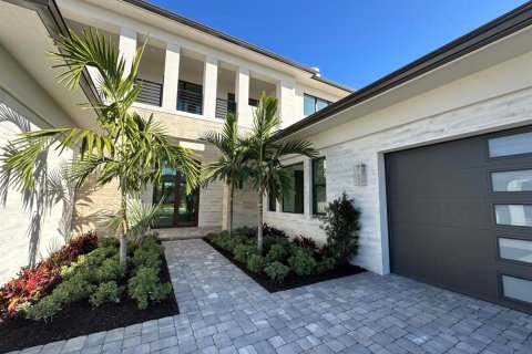 House in Palm Beach Gardens, Florida 5 bedrooms, 560.48 sq.m. № 2261883 - photo 2