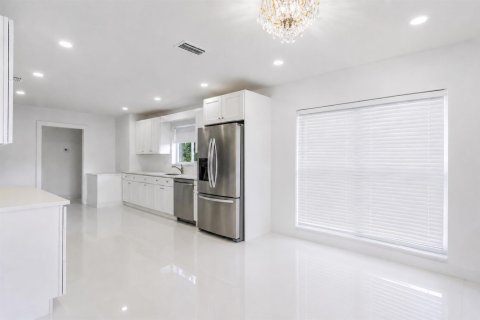 Villa ou maison à louer à Parkland, Floride: 4 chambres, 530.56 m2 № 2178087 - photo 25