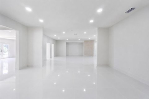 Villa ou maison à louer à Parkland, Floride: 4 chambres, 530.56 m2 № 2178087 - photo 17