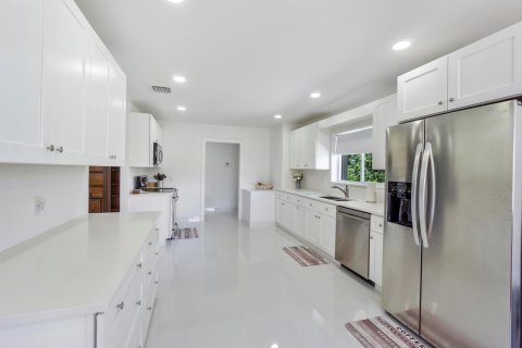 Villa ou maison à louer à Parkland, Floride: 4 chambres, 530.56 m2 № 2178087 - photo 23