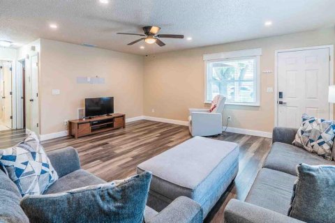 House in Pinellas Park, Florida 2 bedrooms, 107.3 sq.m. № 1767660 - photo 6