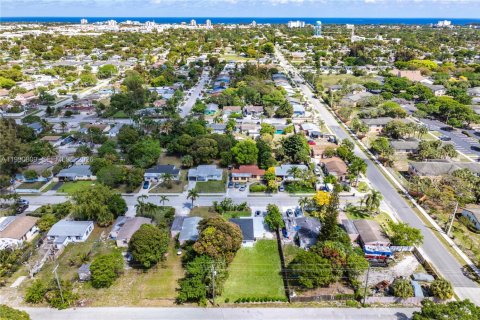 House in Delray Beach, Florida 3 bedrooms, 100.15 sq.m. № 2057393 - photo 28