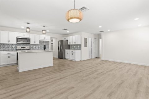 House in Delray Beach, Florida 3 bedrooms, 100.15 sq.m. № 2057393 - photo 8