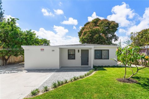 House in Delray Beach, Florida 3 bedrooms, 100.15 sq.m. № 2057393 - photo 5